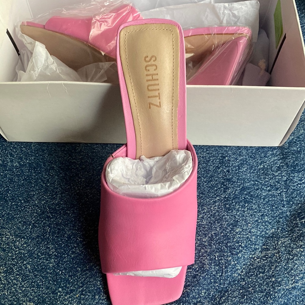 Baby pink brand new mule!